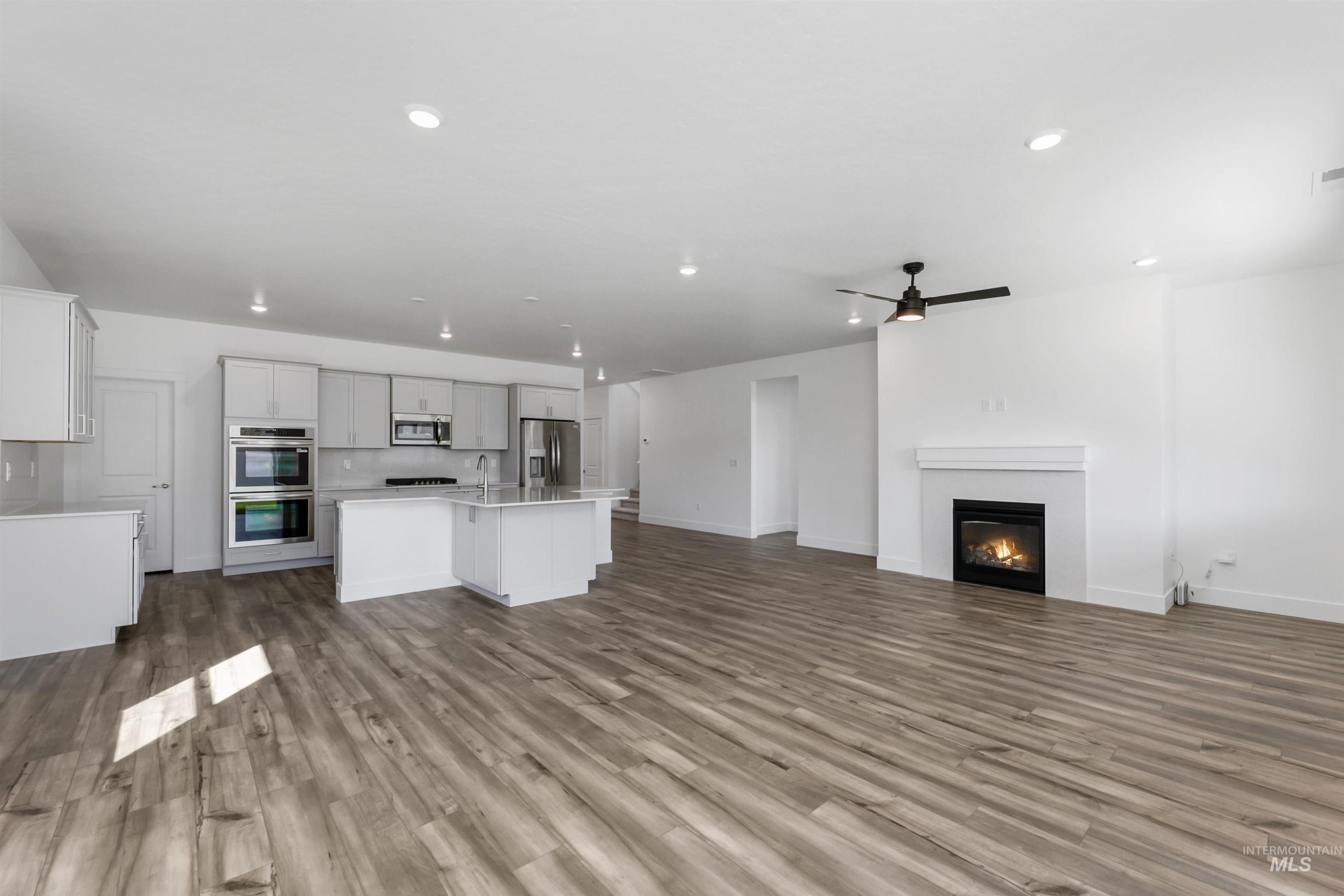 15112 Irisation Ave Property Photo 8