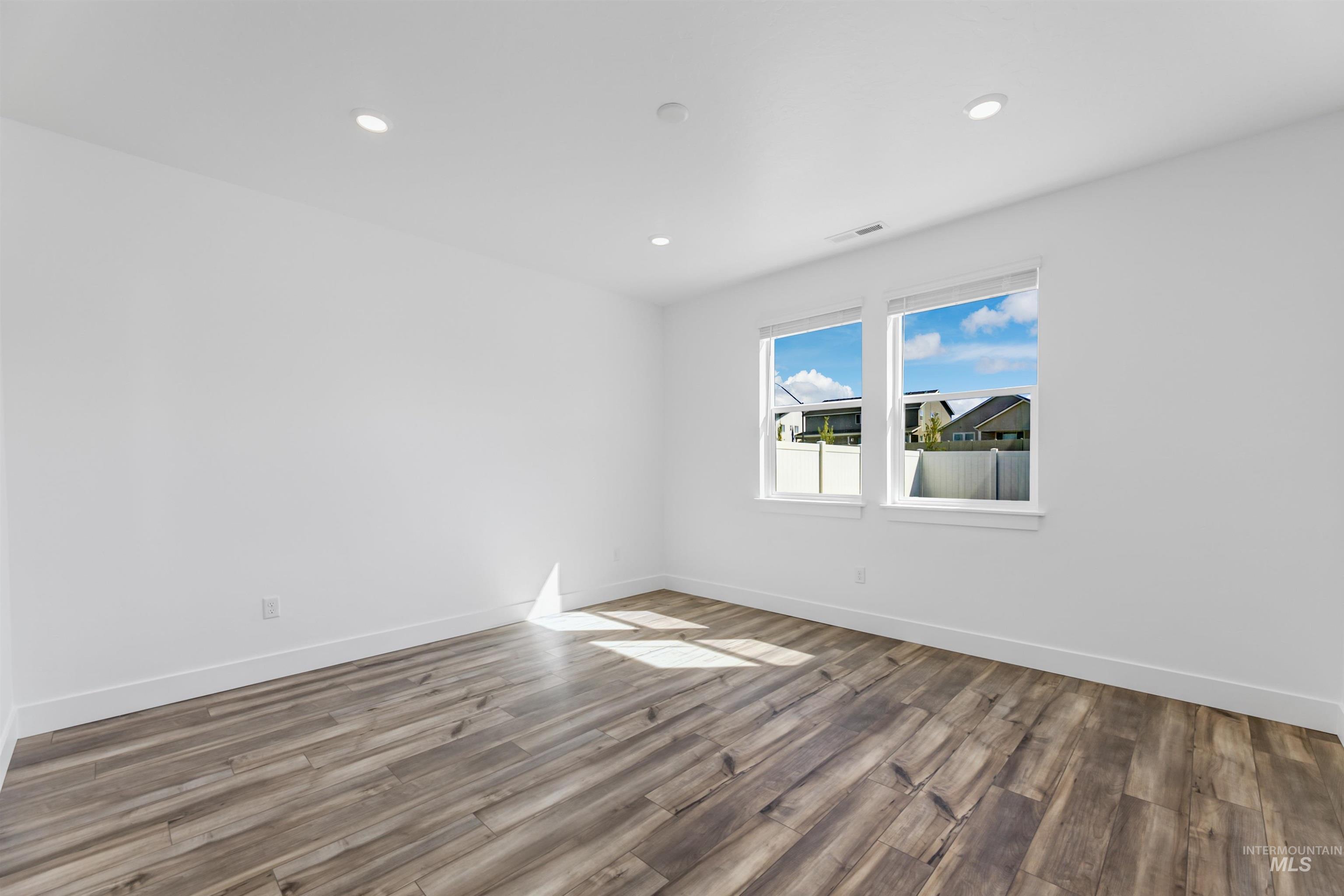 15112 Irisation Ave Property Photo 12