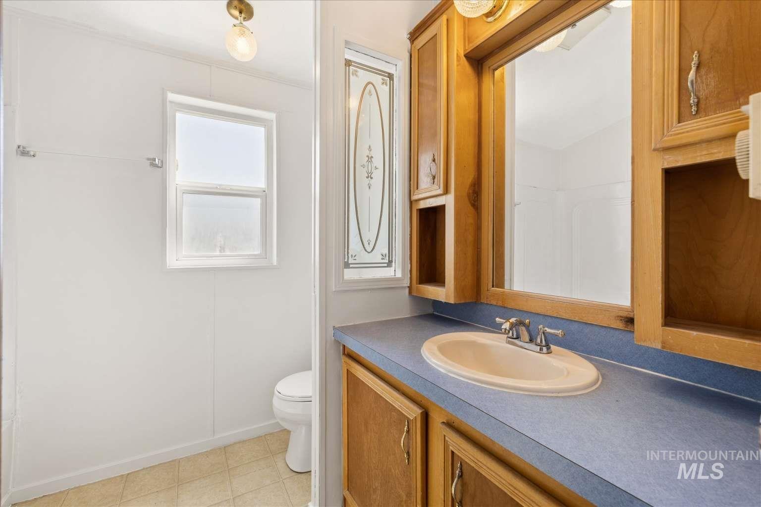 245 W 9th Property Photo 9