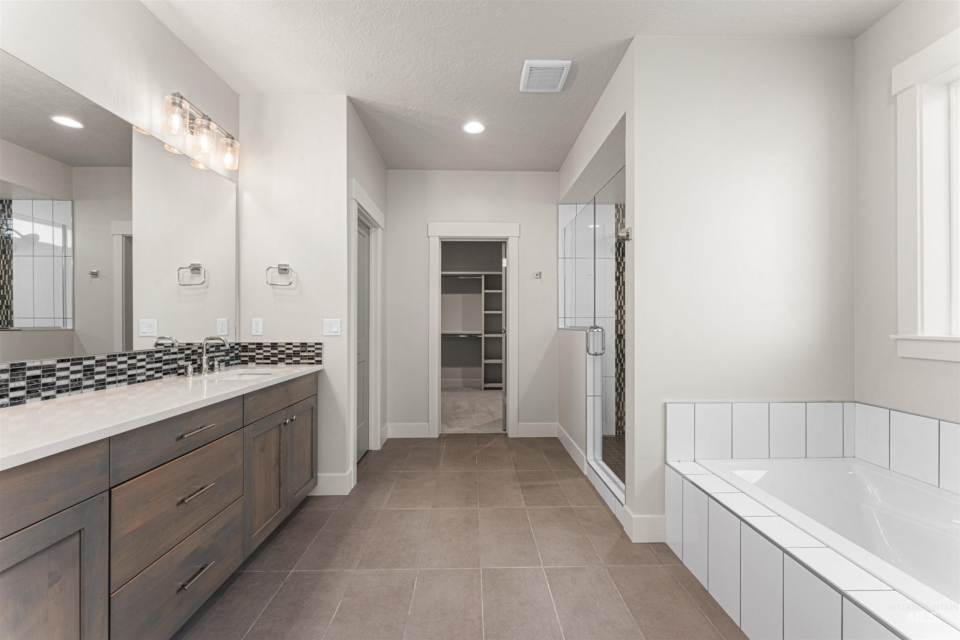8055 Tandy Cove St. Property Photo 24