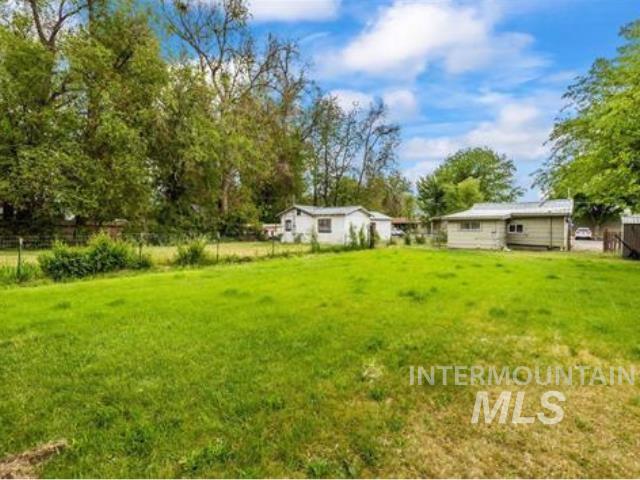 222 W Owyhee Ave Property Photo 4