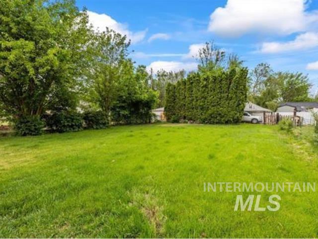 222 W Owyhee Ave Property Photo 6