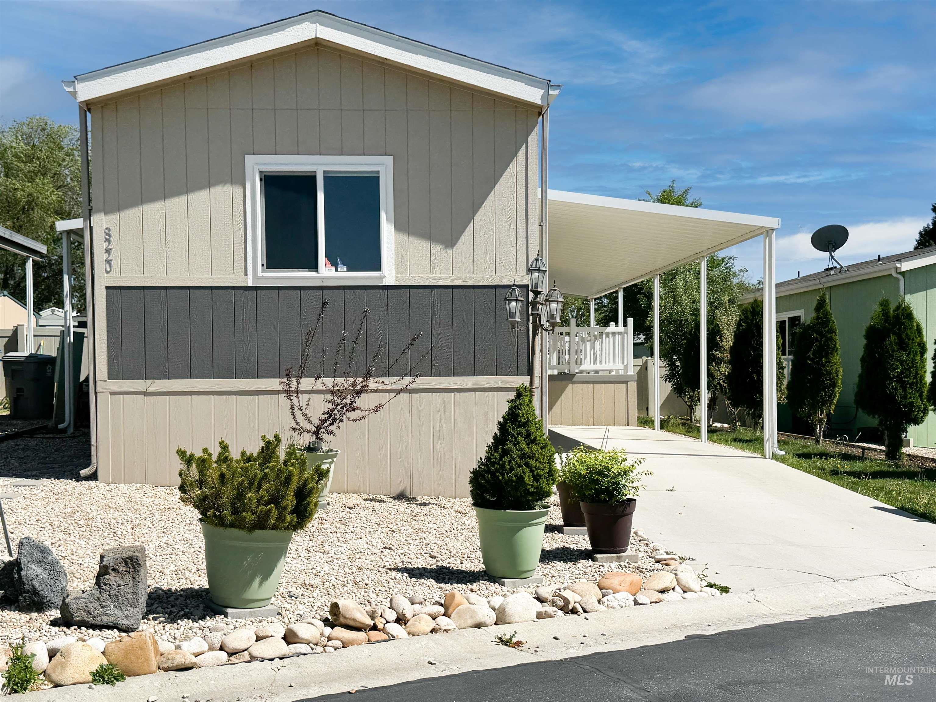 8220 S Blue Rim Lane Property Photo 1