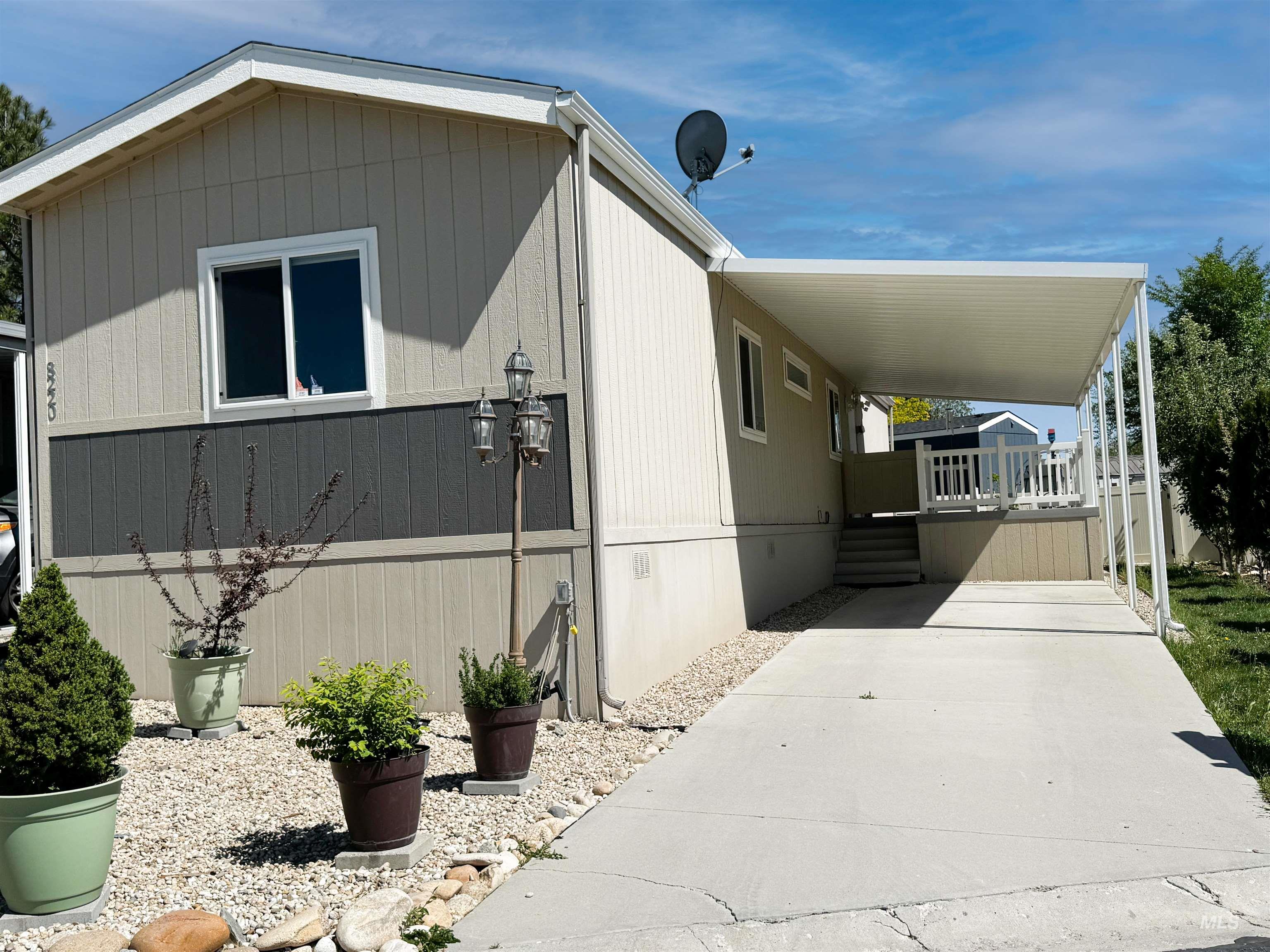 8220 S Blue Rim Lane Property Photo 4