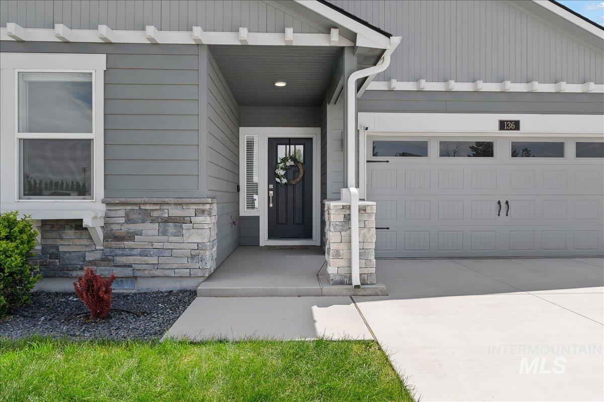 136 Centennial Ct. Property Photo 3