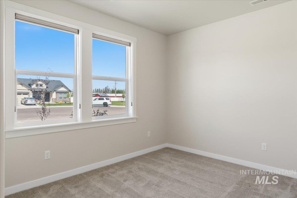 136 Centennial Ct. Property Photo 26