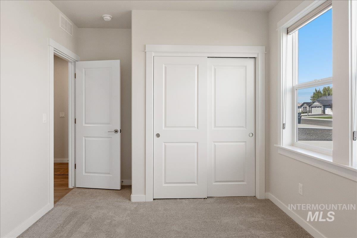 136 Centennial Ct. Property Photo 27