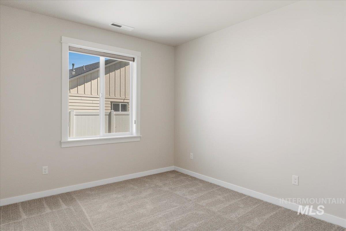 136 Centennial Ct. Property Photo 28