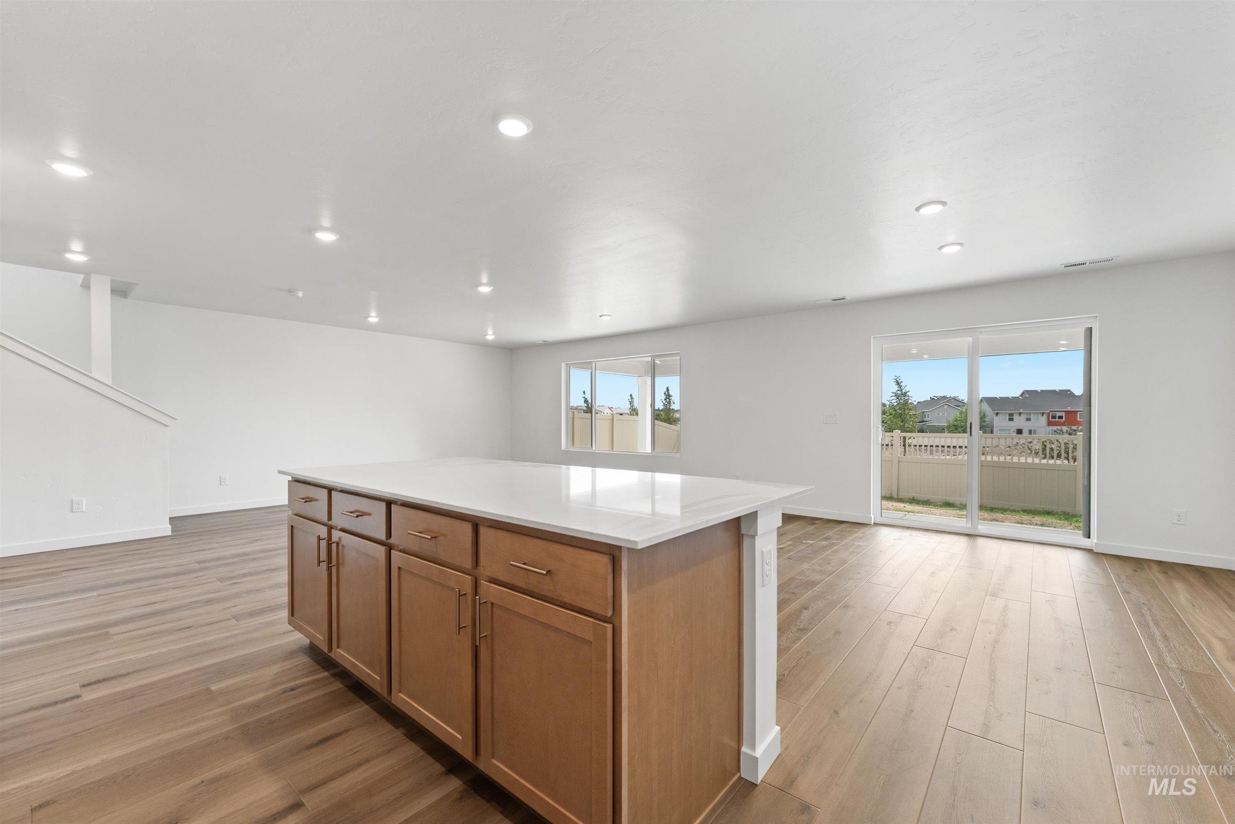 4651 W Newland St Property Photo 13