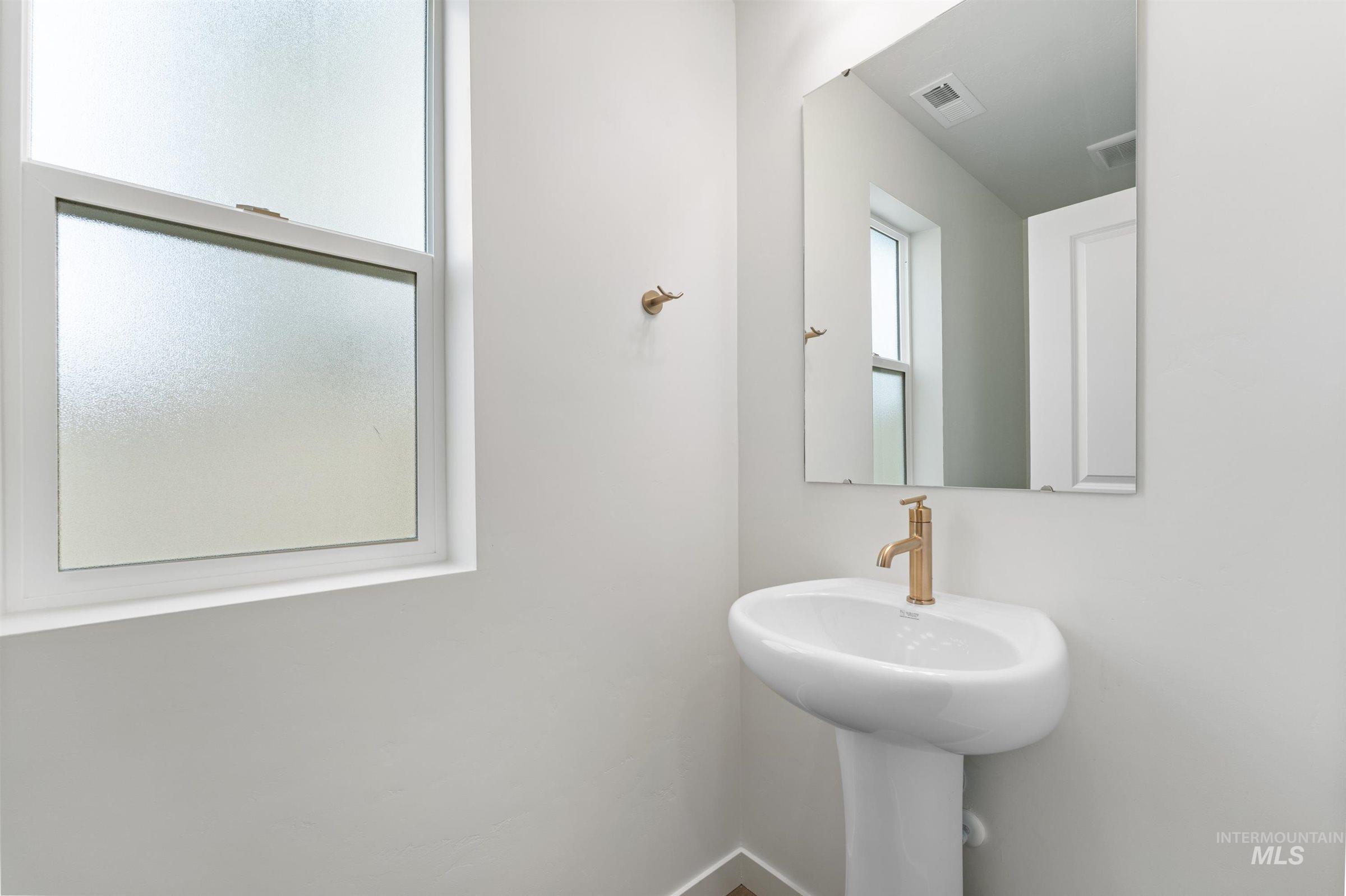 4651 W Newland St Property Photo 14