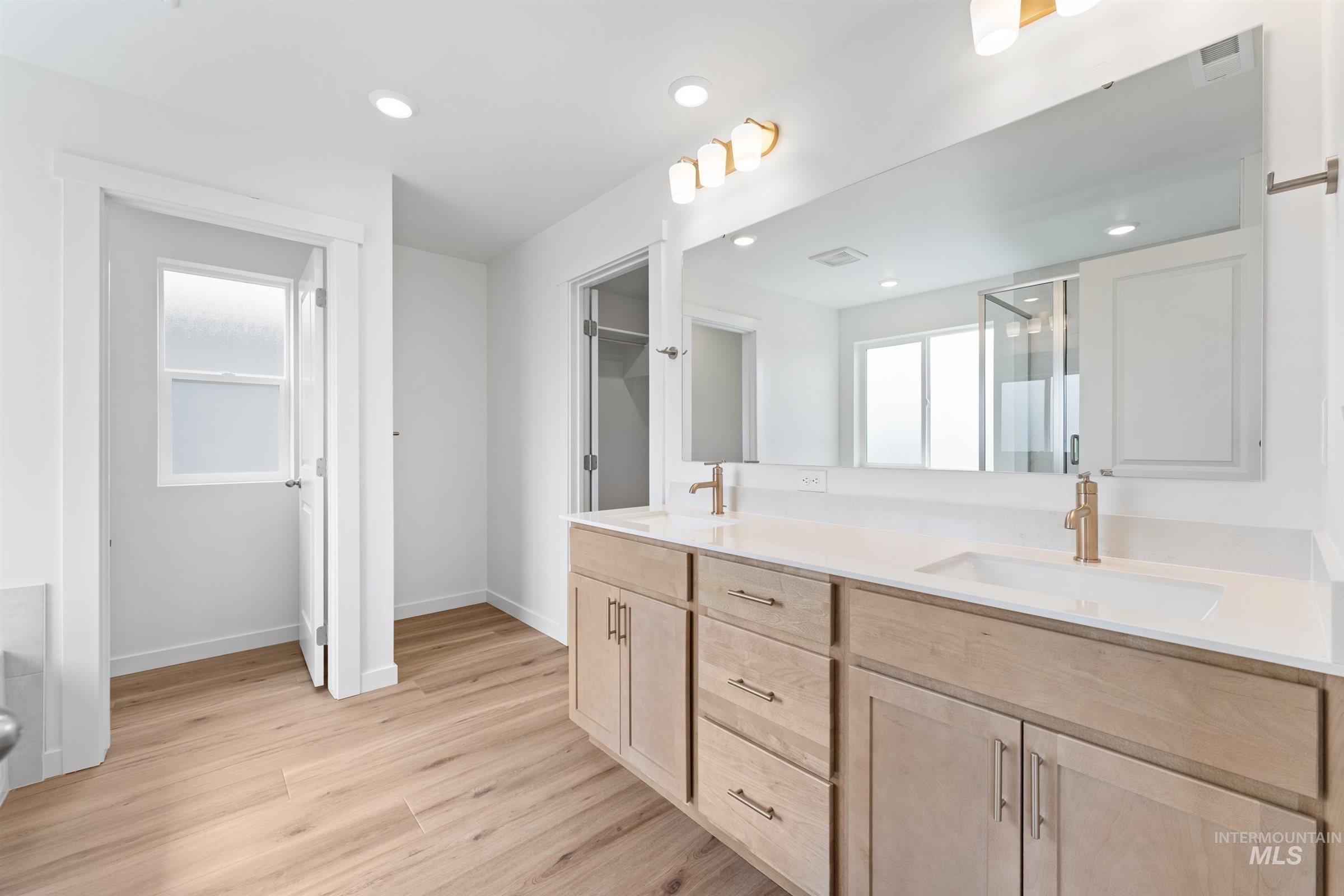4651 W Newland St Property Photo 17
