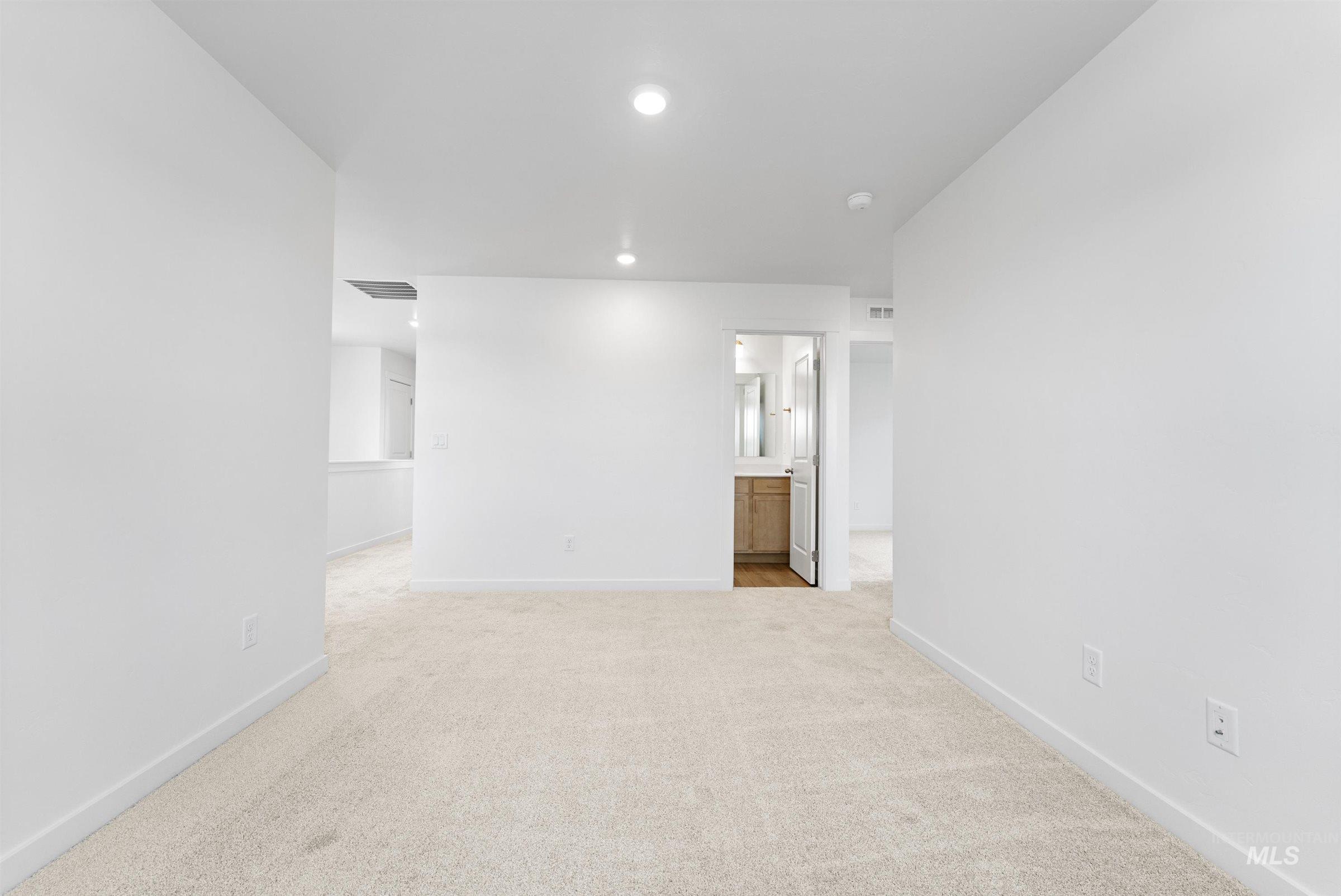 4651 W Newland St Property Photo 23