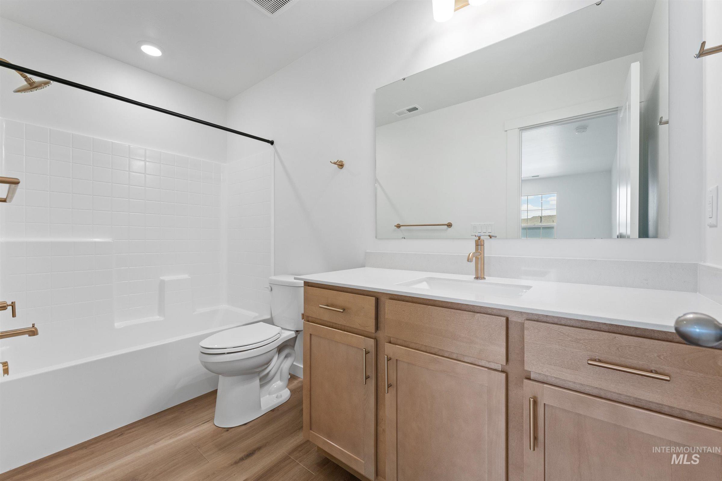 4651 W Newland St Property Photo 24