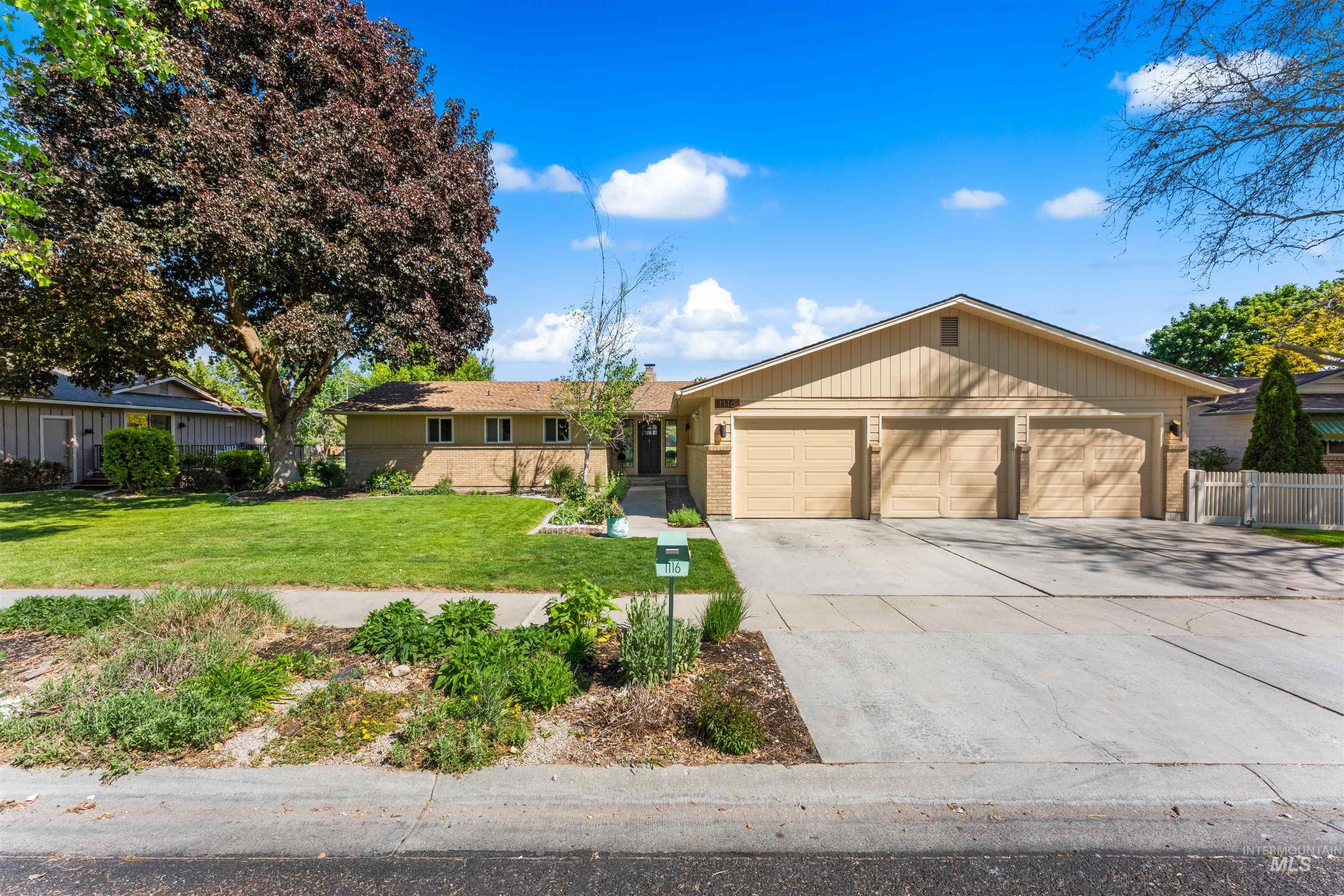 1116 N Eagle Hills Way Property Photo 1