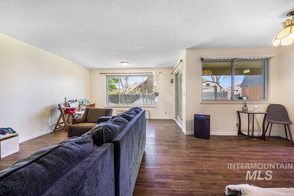 2170 N Fairmeadow Dr Property Photo 6