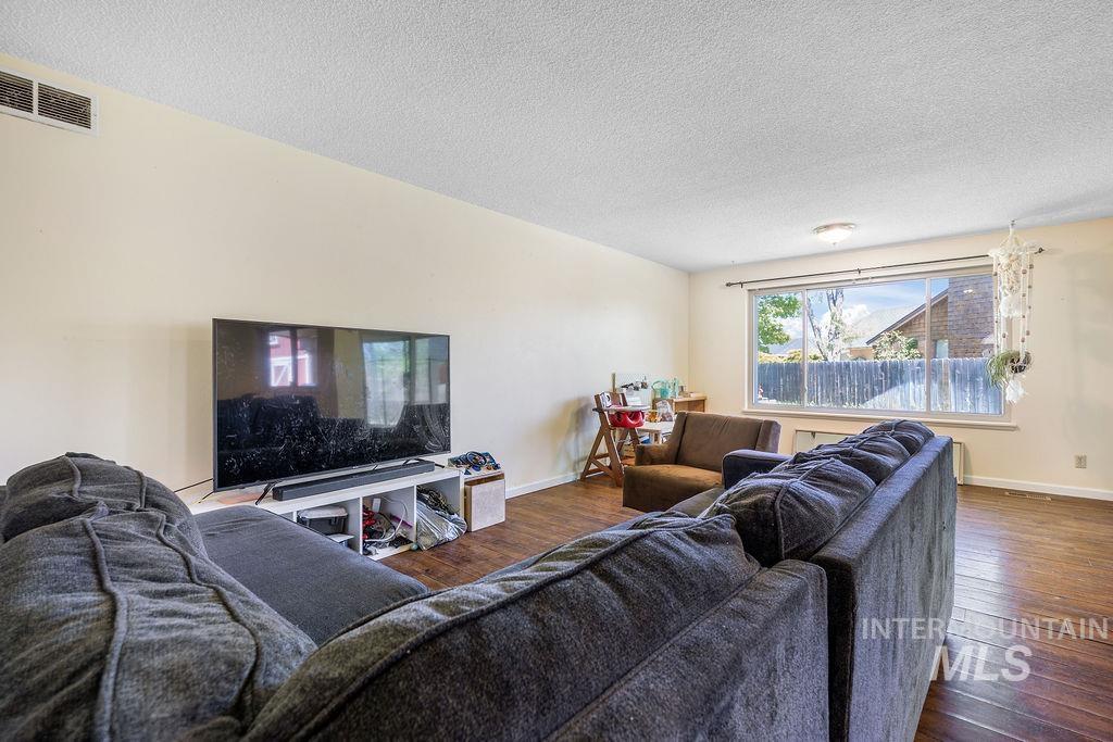 2170 N Fairmeadow Dr Property Photo 7