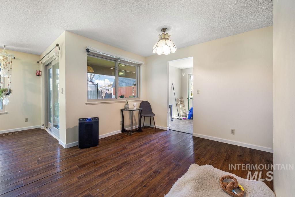 2170 N Fairmeadow Dr Property Photo 8