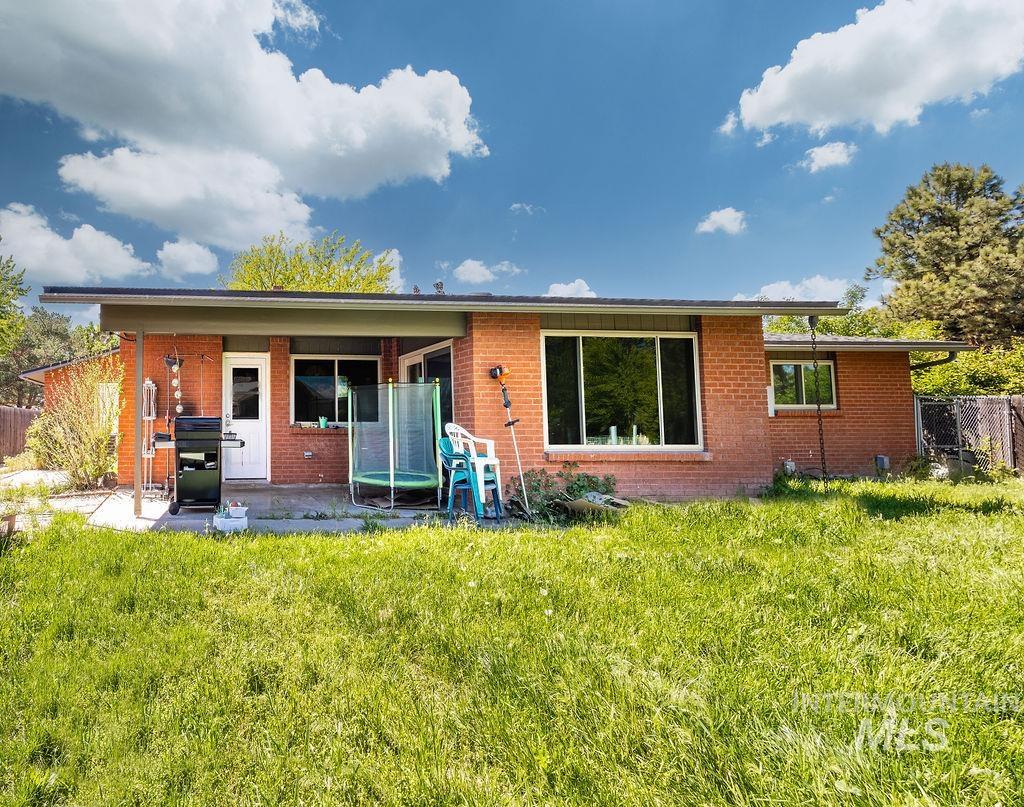 2170 N Fairmeadow Dr Property Photo 33