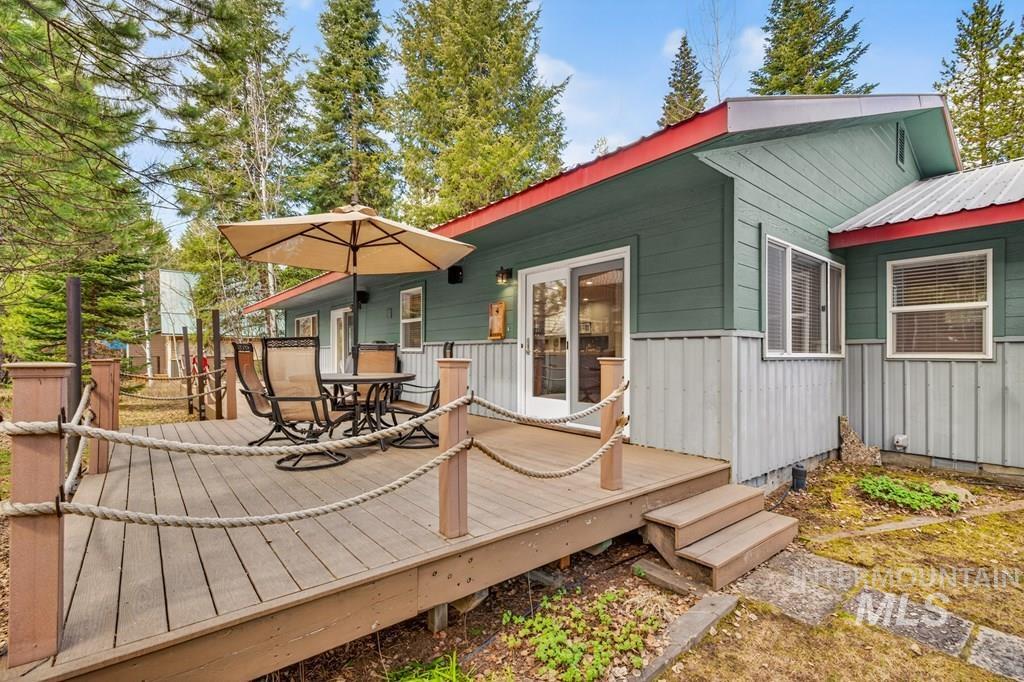 1007 Evergreen Drive Property Photo 4