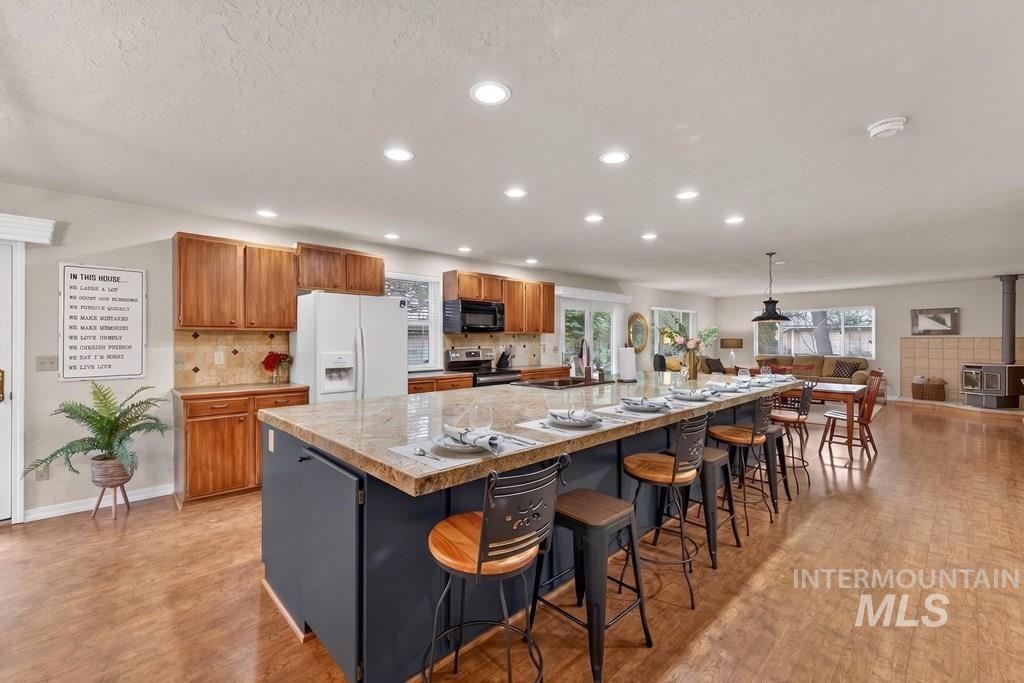 1007 Evergreen Drive Property Photo 8