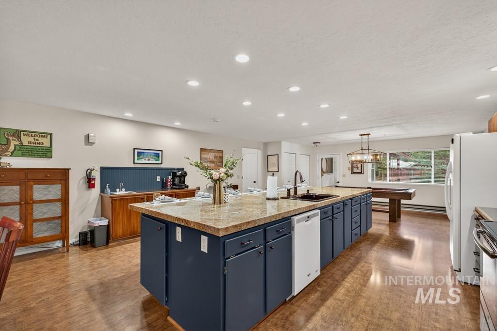 1007 Evergreen Drive Property Photo 11