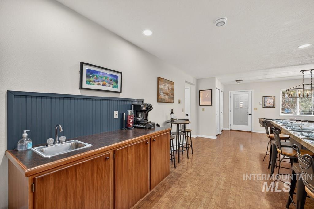 1007 Evergreen Drive Property Photo 12