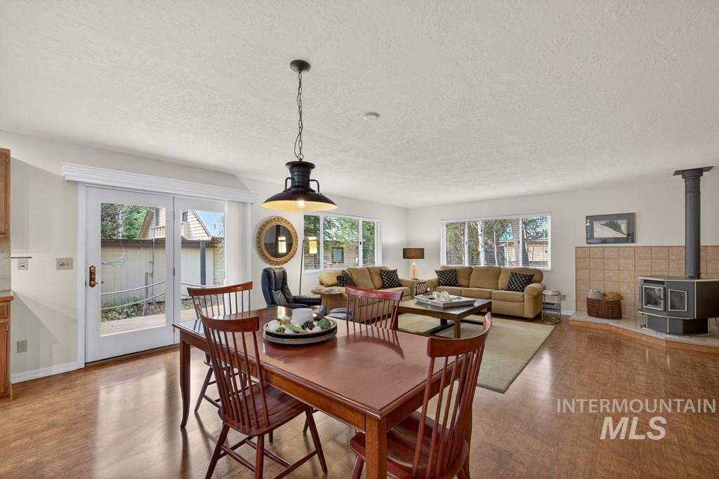 1007 Evergreen Drive Property Photo 13