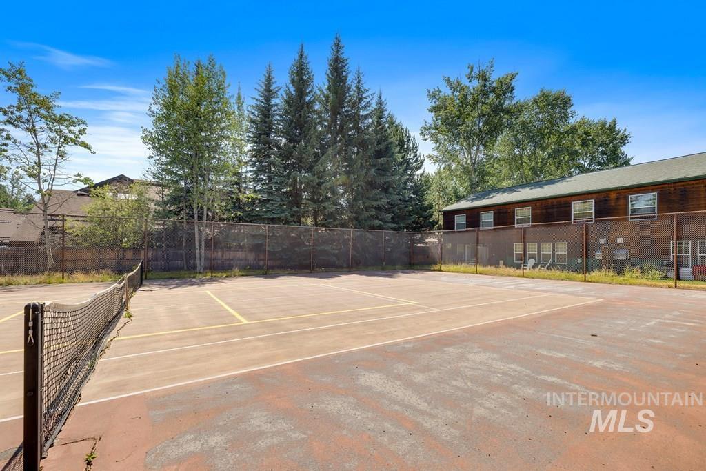 1640 Davis Avenue Property Photo 2