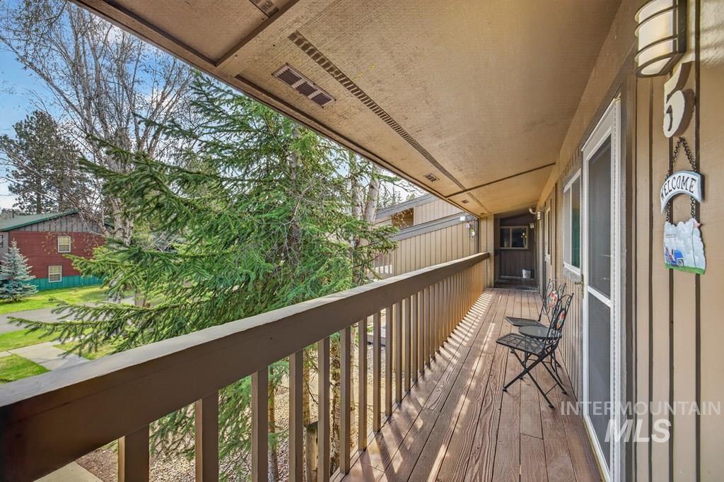 1640 Davis Avenue Property Photo 8