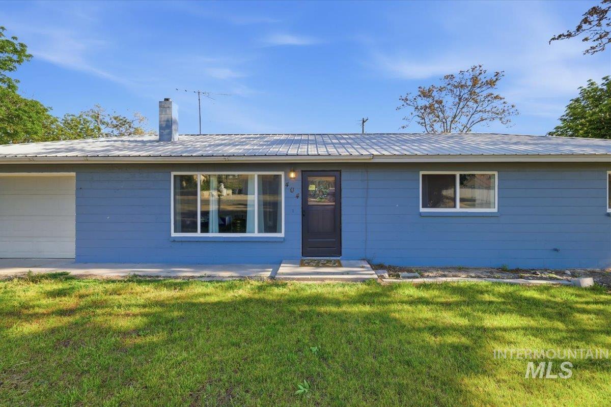 404 Motzko St Property Photo 3