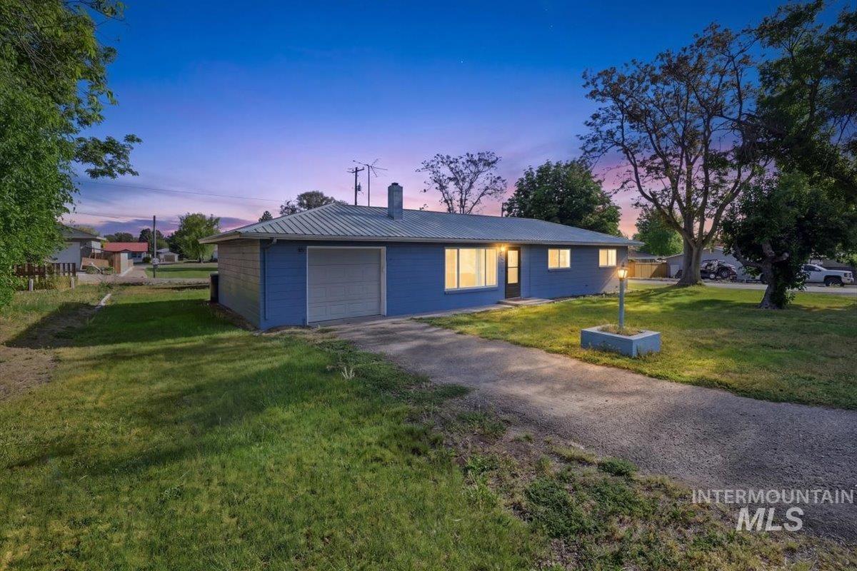 404 Motzko St Property Photo 4