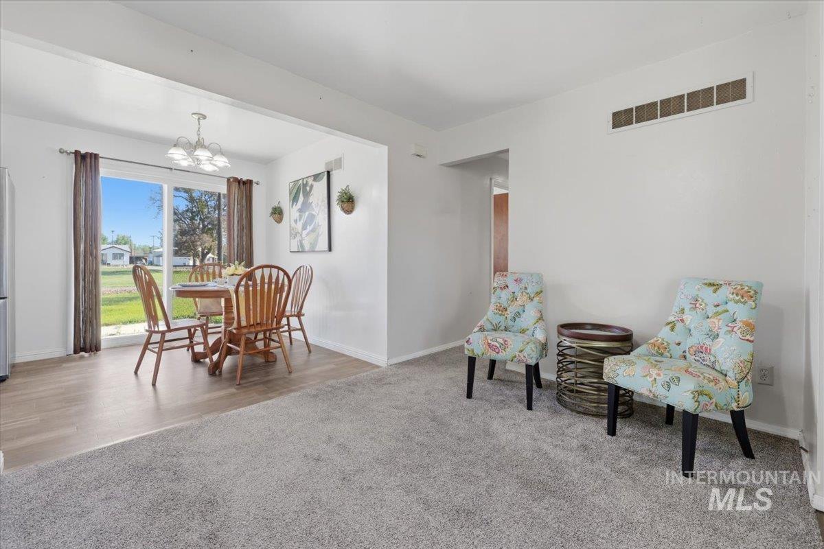 404 Motzko St Property Photo 10