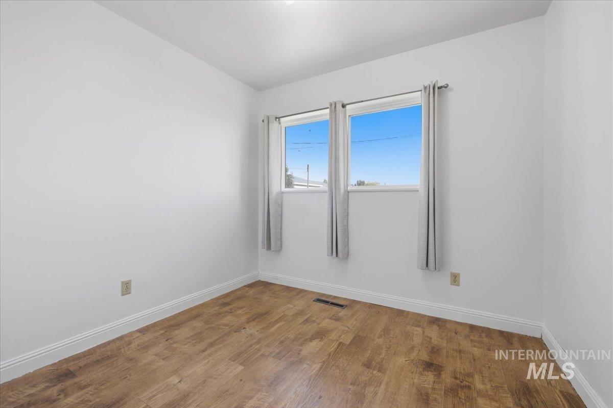 404 Motzko St Property Photo 16