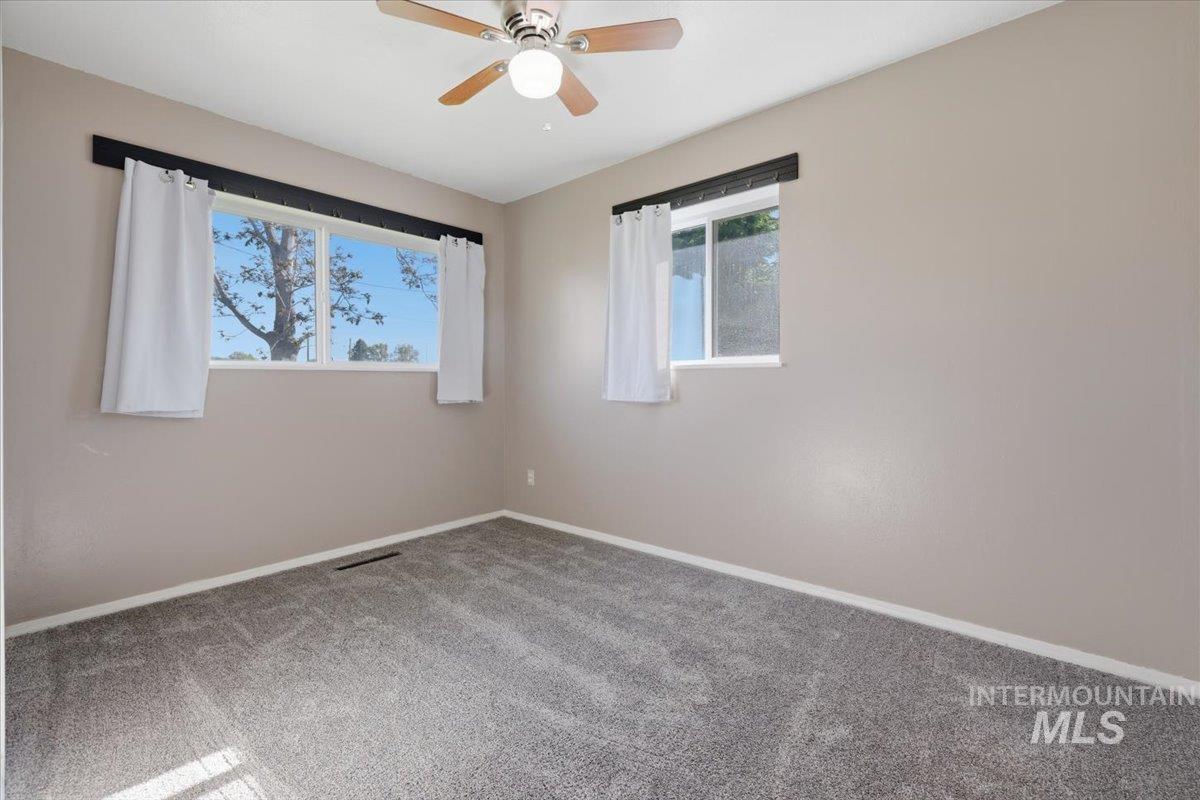 404 Motzko St Property Photo 18