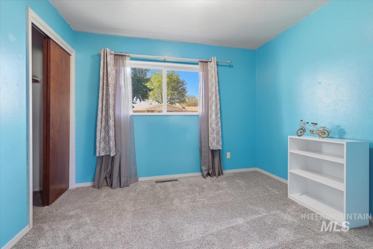 404 Motzko St Property Photo 27