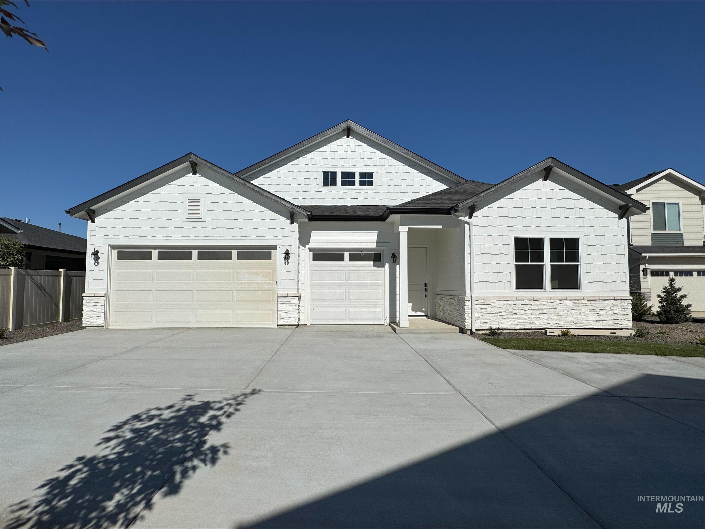 2303 N Silver Wolf Pl Property Photo 1