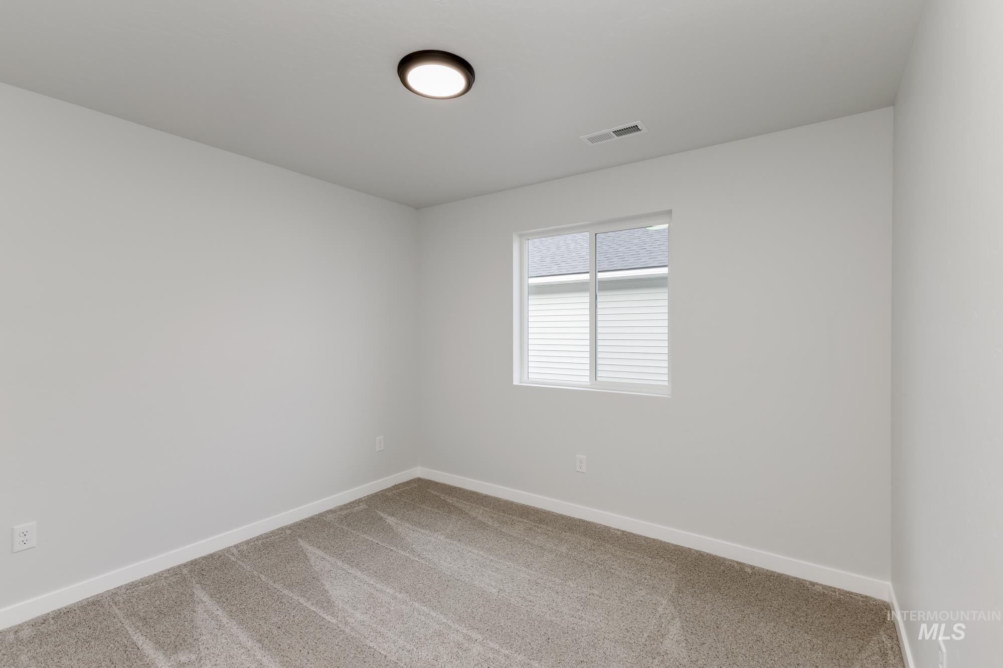 542 Oliver St Property Photo 11