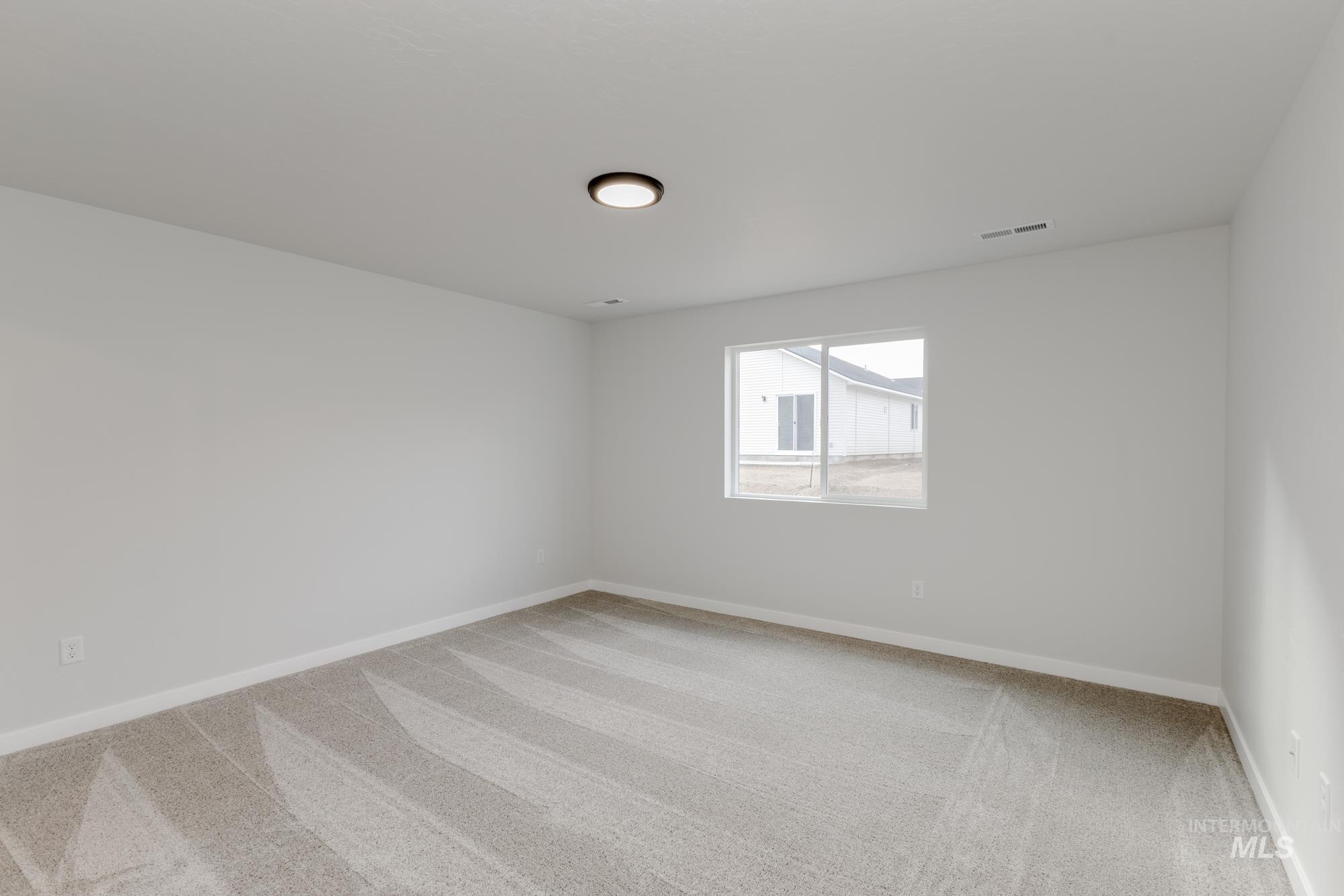 542 Oliver St Property Photo 14