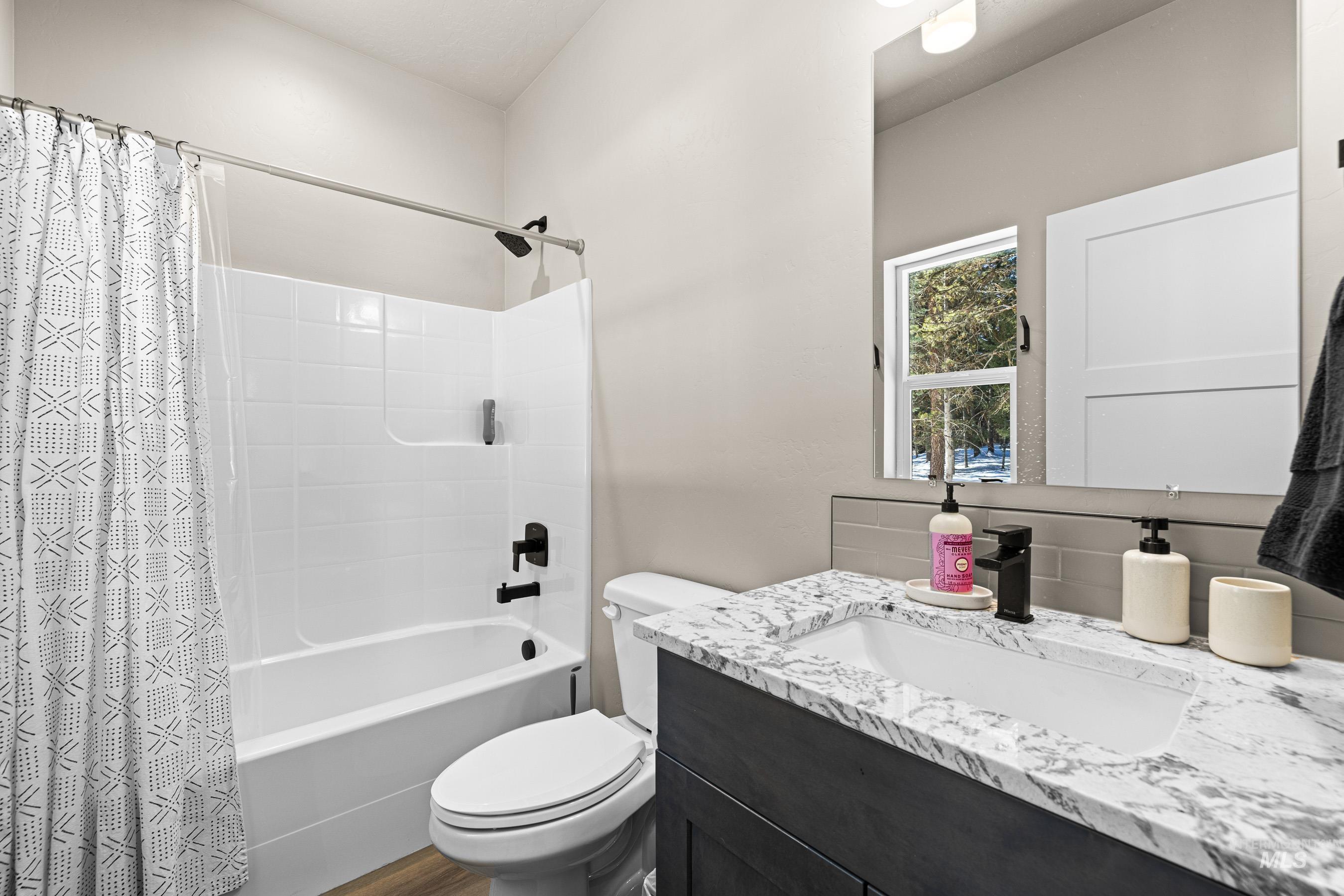 108 Eagle Shores Property Photo 28