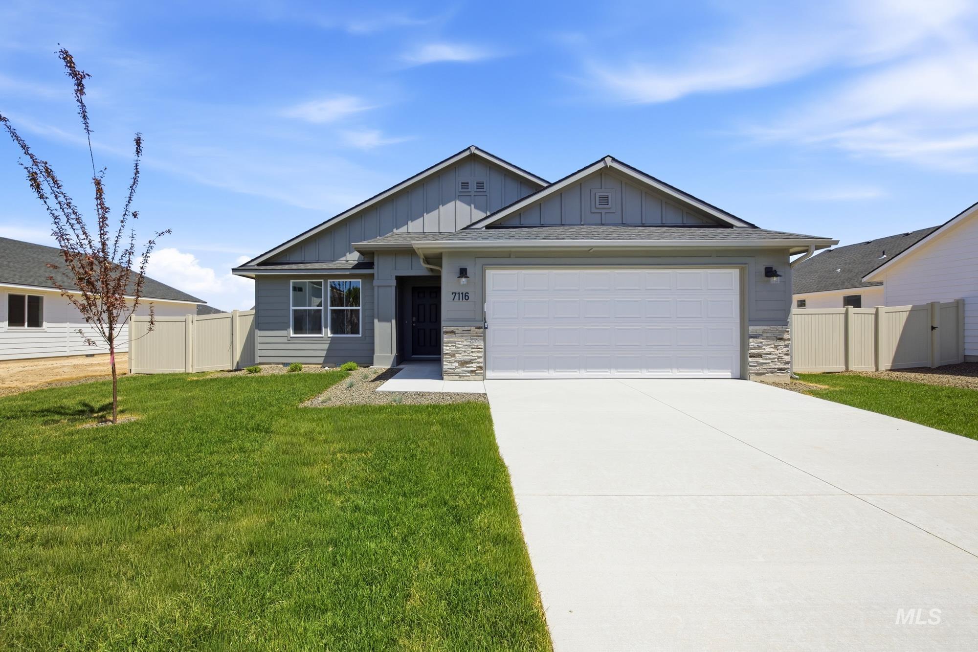 7116 E Marble Springs Dr Property Photo 1