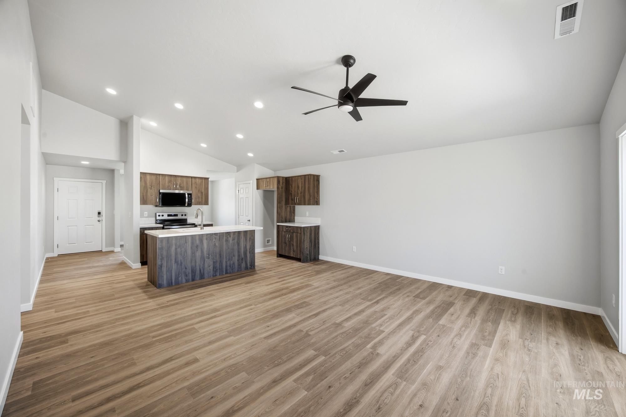 7116 E Marble Springs Dr Property Photo 3