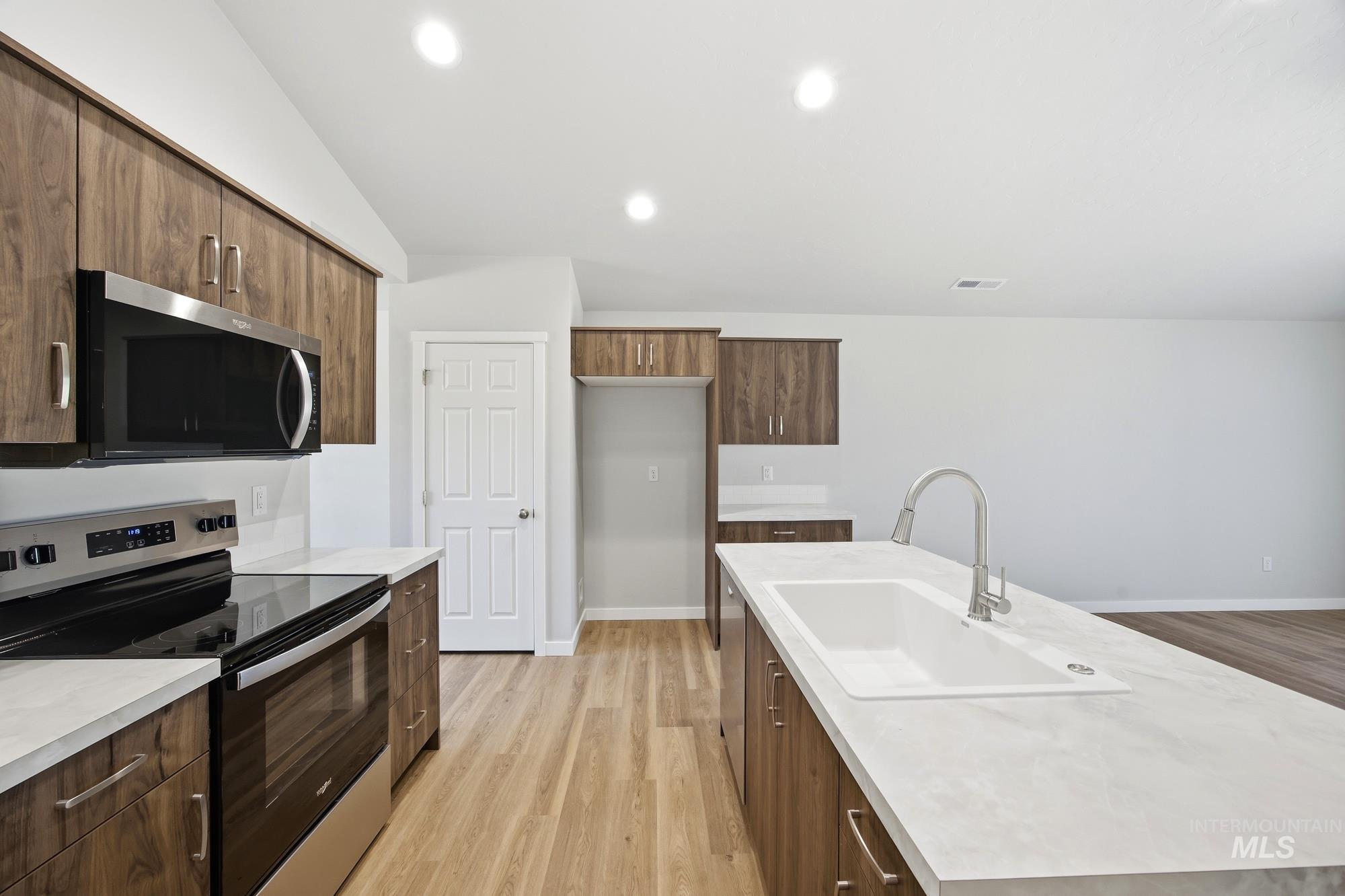 7116 E Marble Springs Dr Property Photo 5