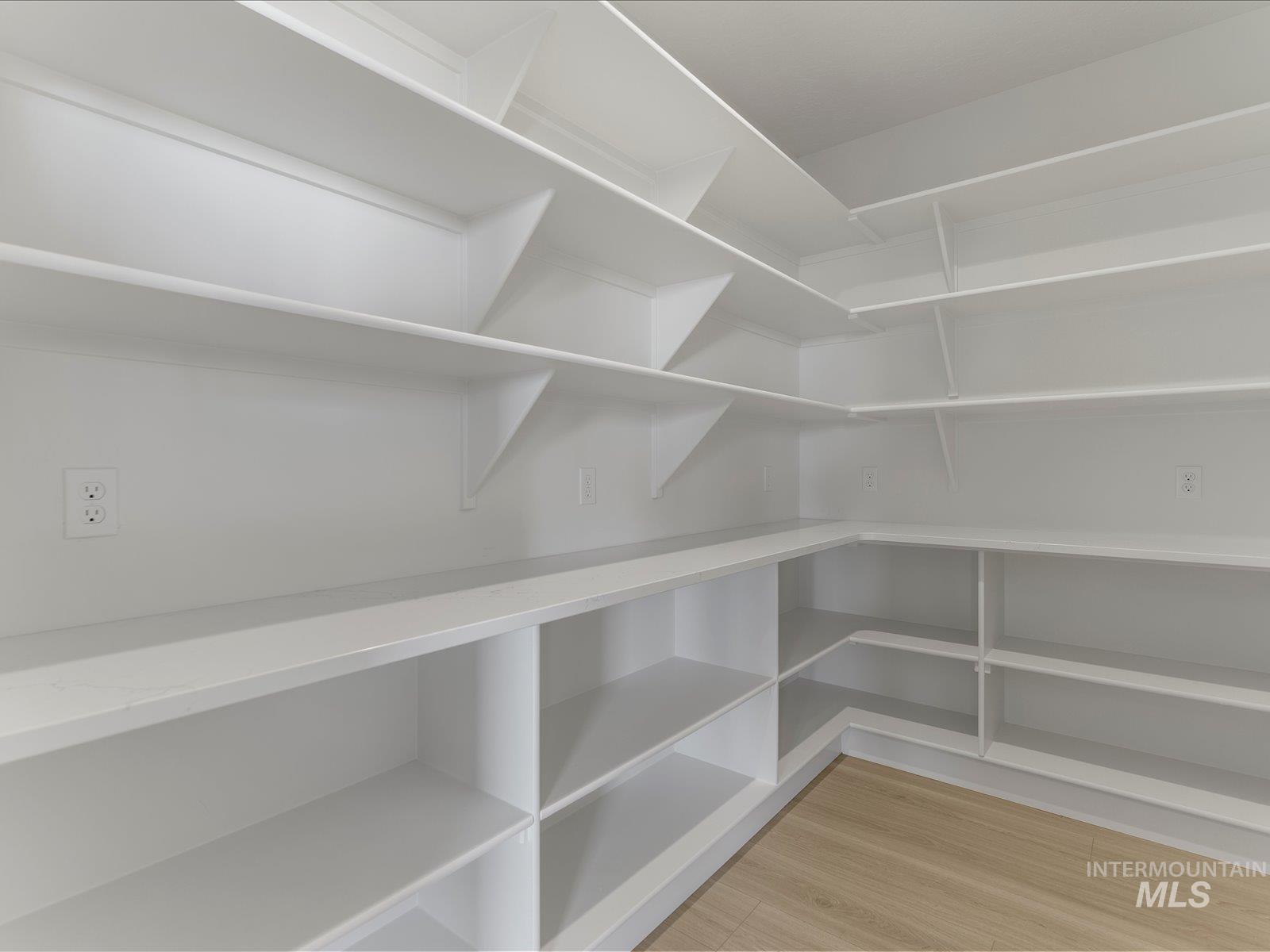 375 S Bumper Way Property Photo 11