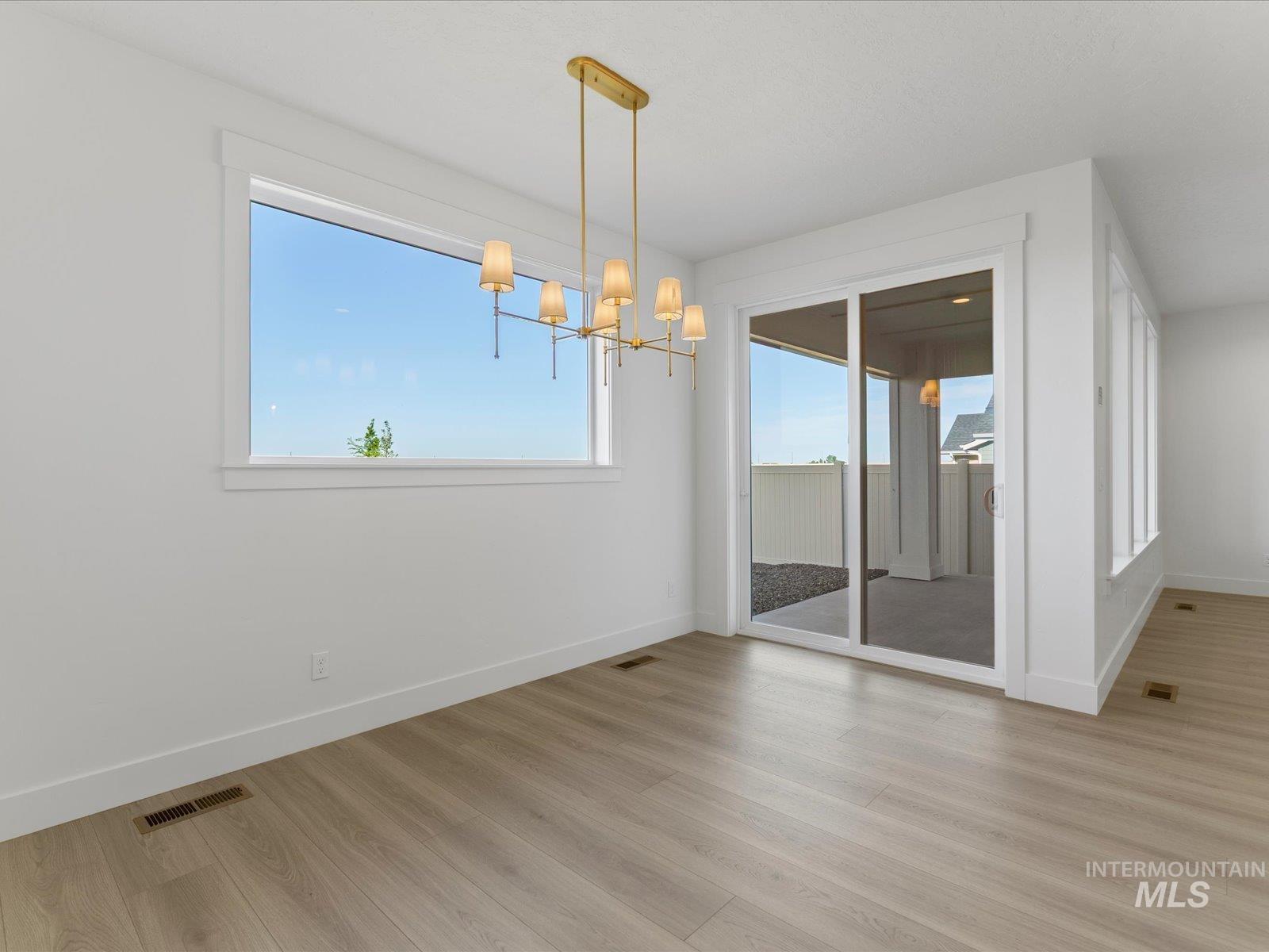 375 S Bumper Way Property Photo 13