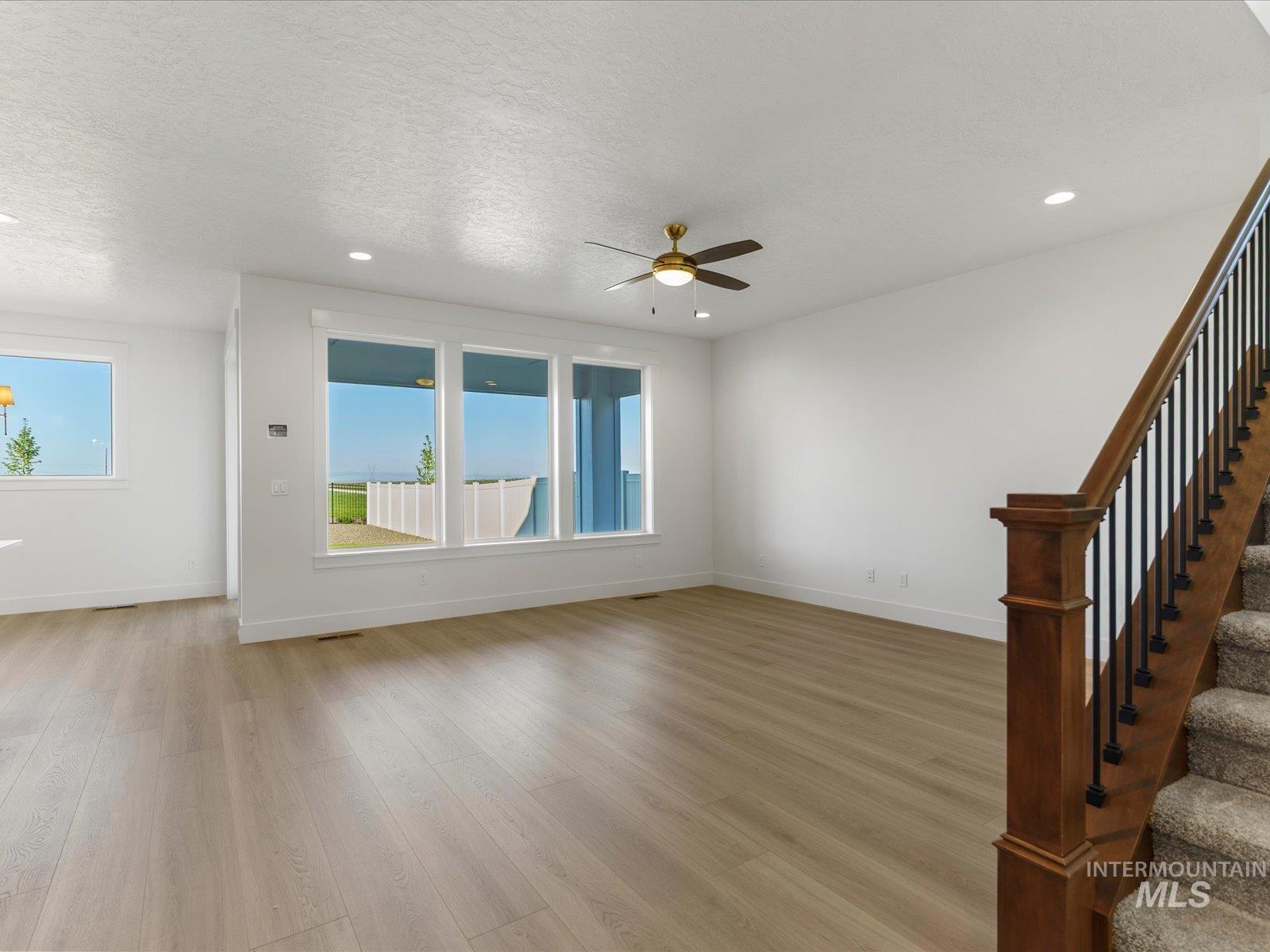 375 S Bumper Way Property Photo 16