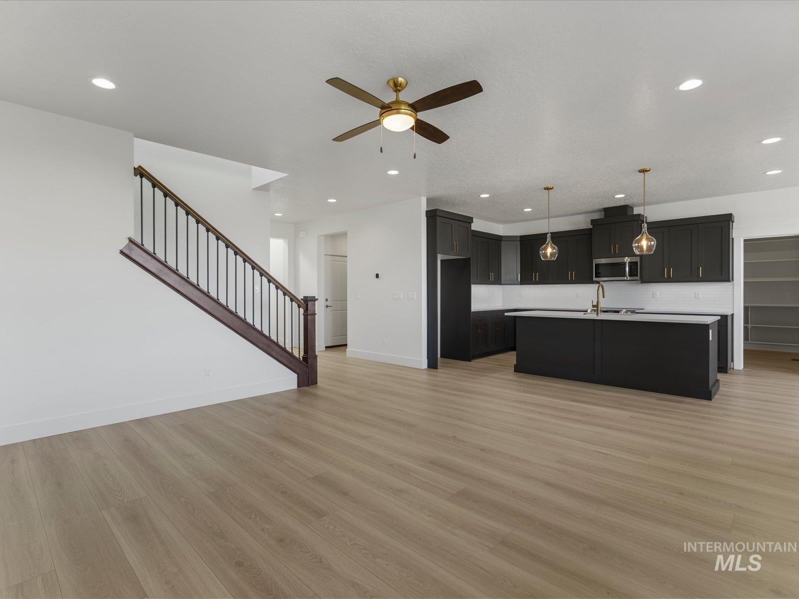 375 S Bumper Way Property Photo 18