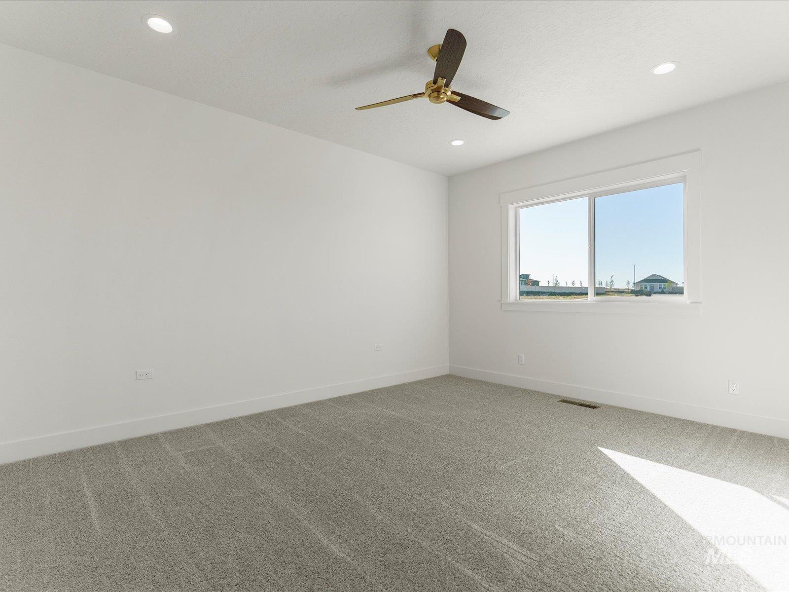 375 S Bumper Way Property Photo 31