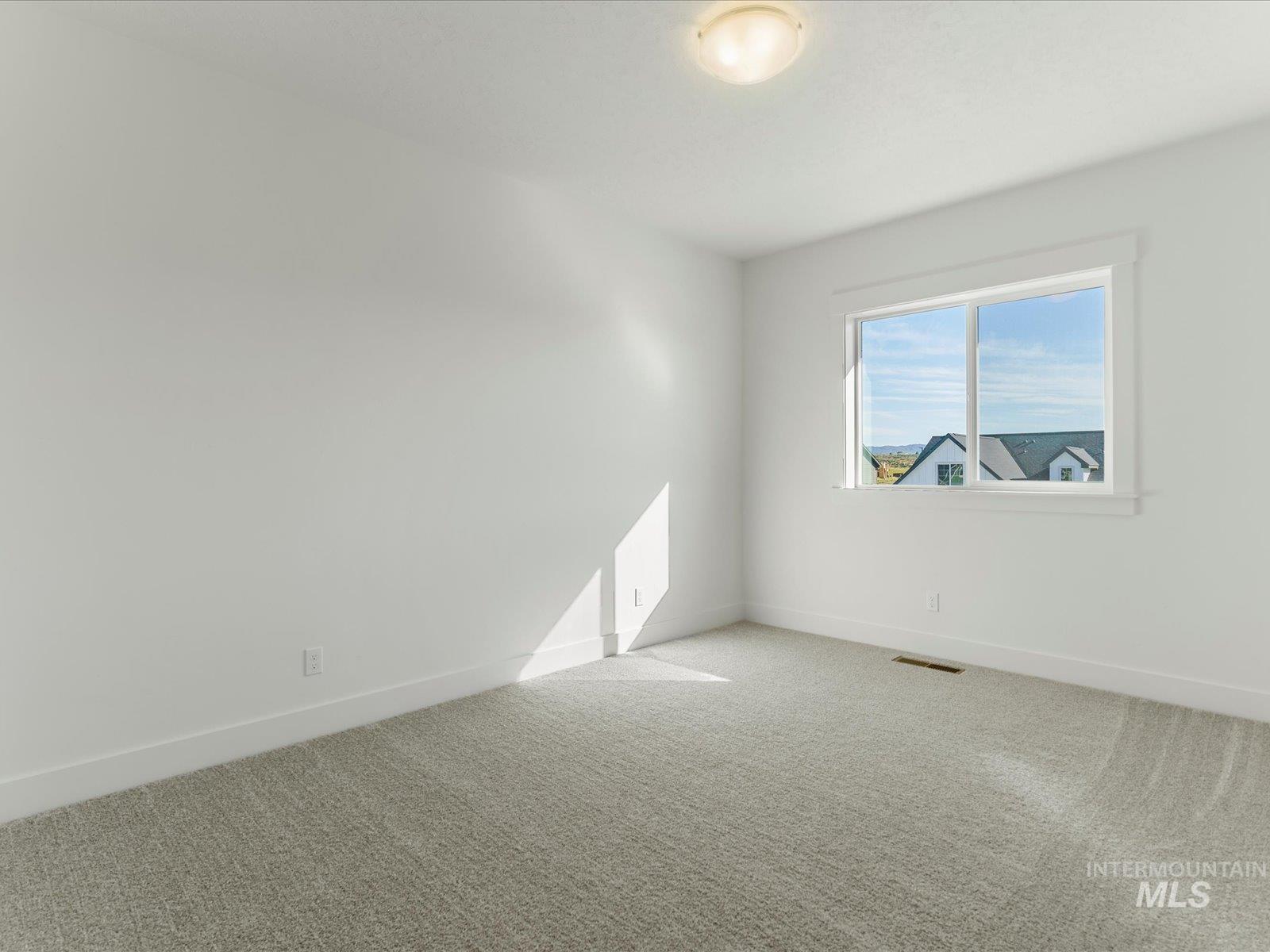 375 S Bumper Way Property Photo 32