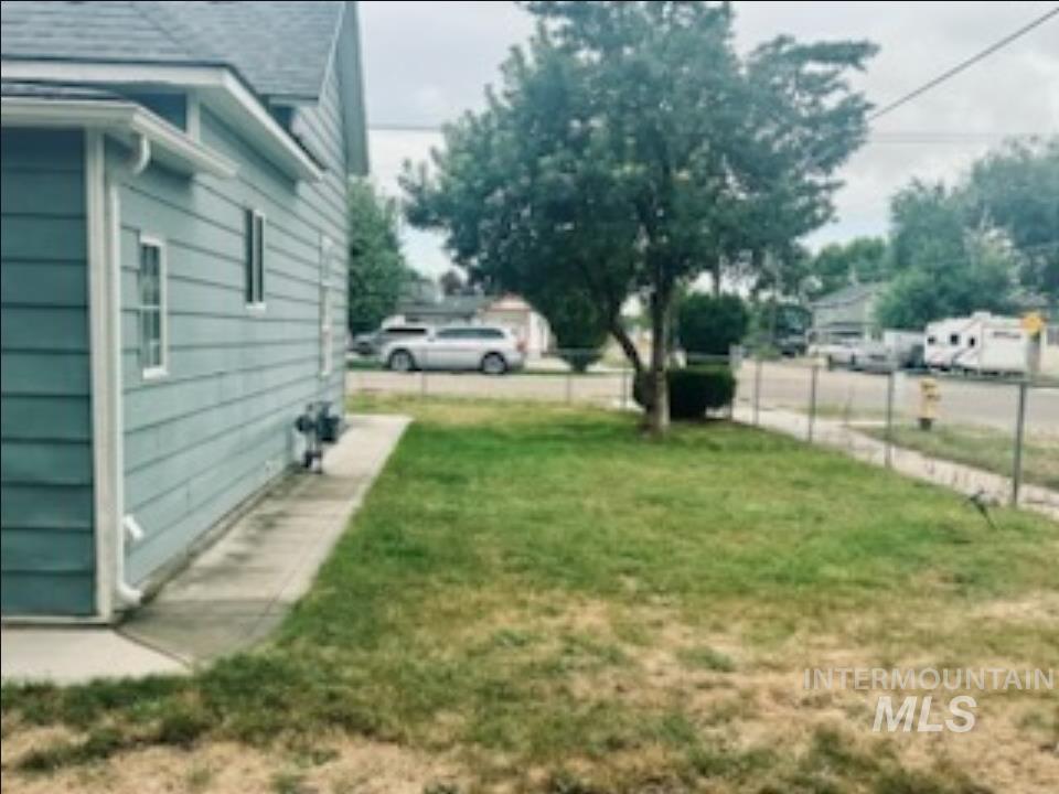 128 9th Ave. N. Property Photo 6