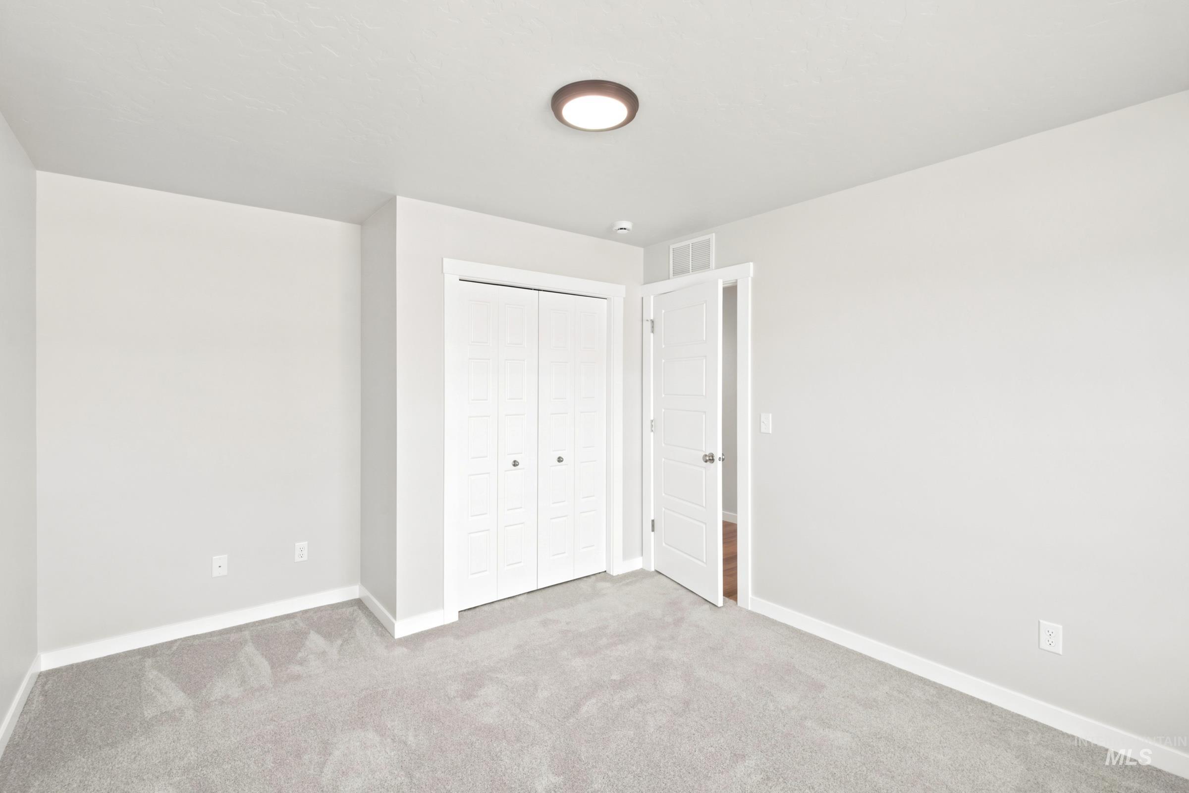 2471 W Clegane Ct Property Photo 16